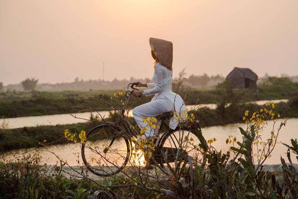 Độc[-]đáo[-]chùm[-]ảnh[-]áo[-]dài[-]của[-]nhiếp[-]ảnh[-]gia[-]Pháp[-]Réhahn[-]C